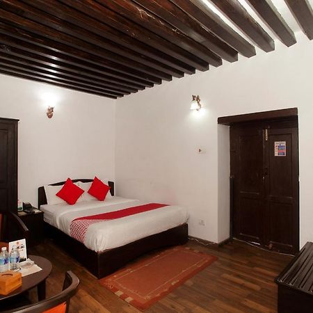 Oyo 738 Hotel Kaze Darbar Катманду Экстерьер фото