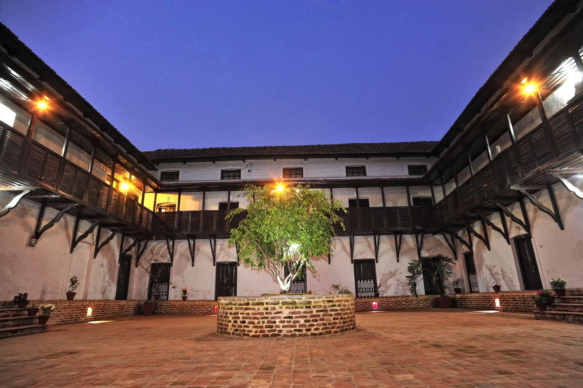 Oyo 738 Hotel Kaze Darbar Катманду Экстерьер фото