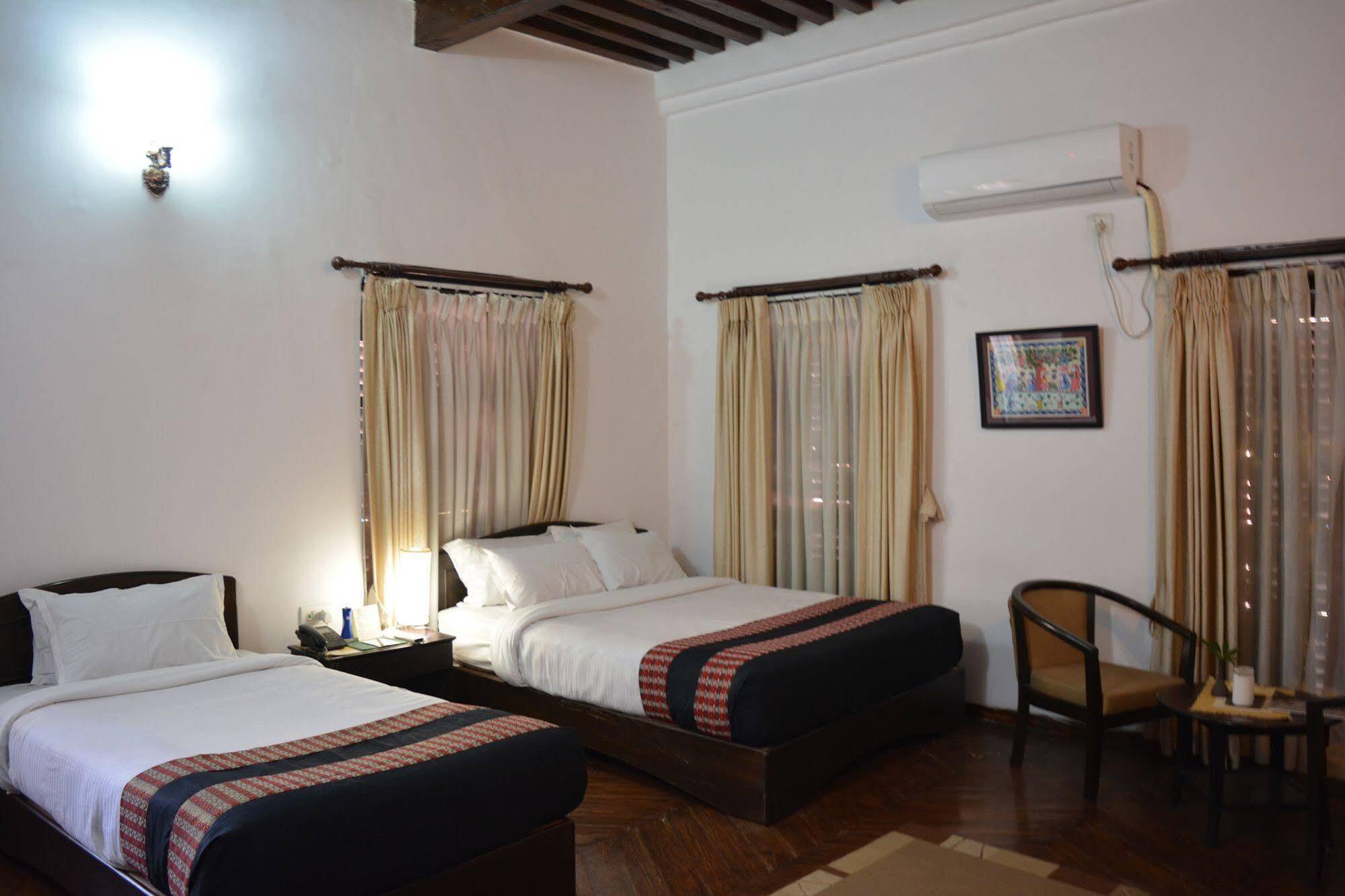 Oyo 738 Hotel Kaze Darbar Катманду Экстерьер фото