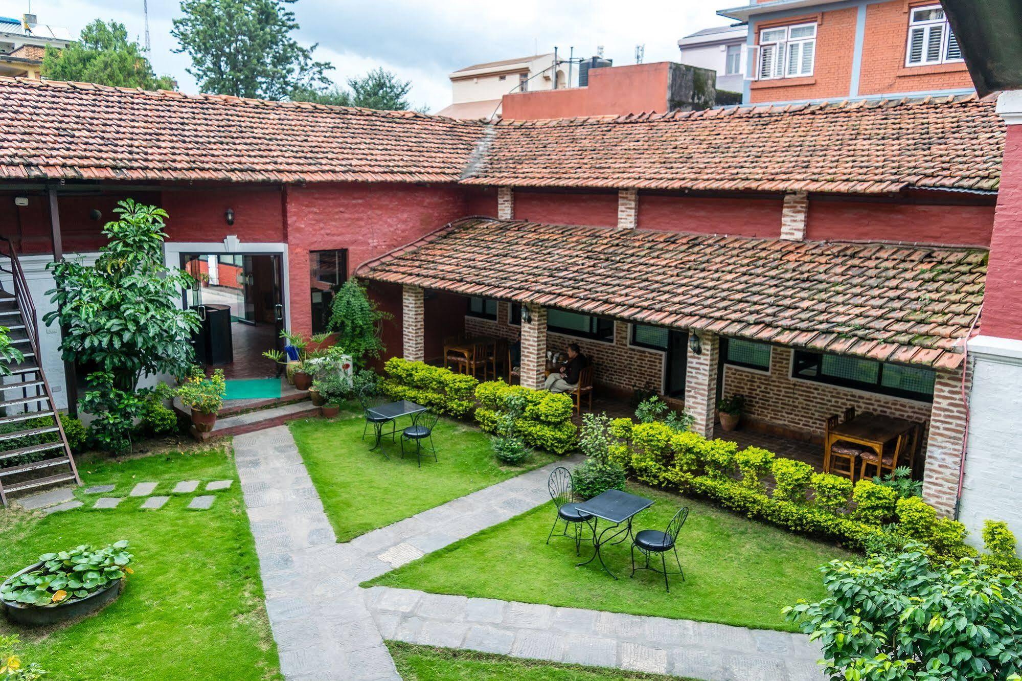 Oyo 738 Hotel Kaze Darbar Катманду Экстерьер фото
