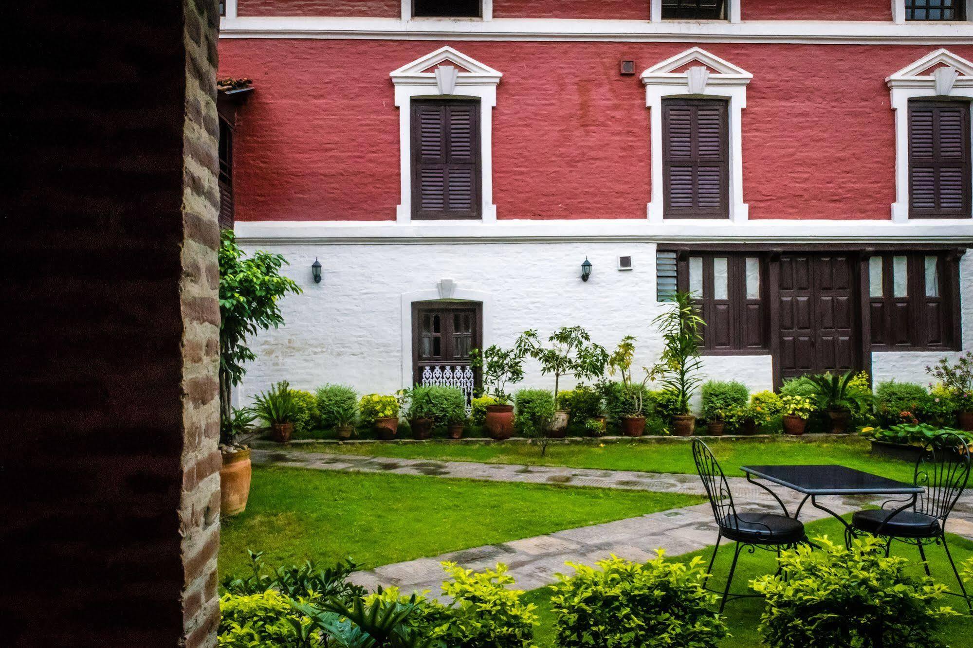 Oyo 738 Hotel Kaze Darbar Катманду Экстерьер фото